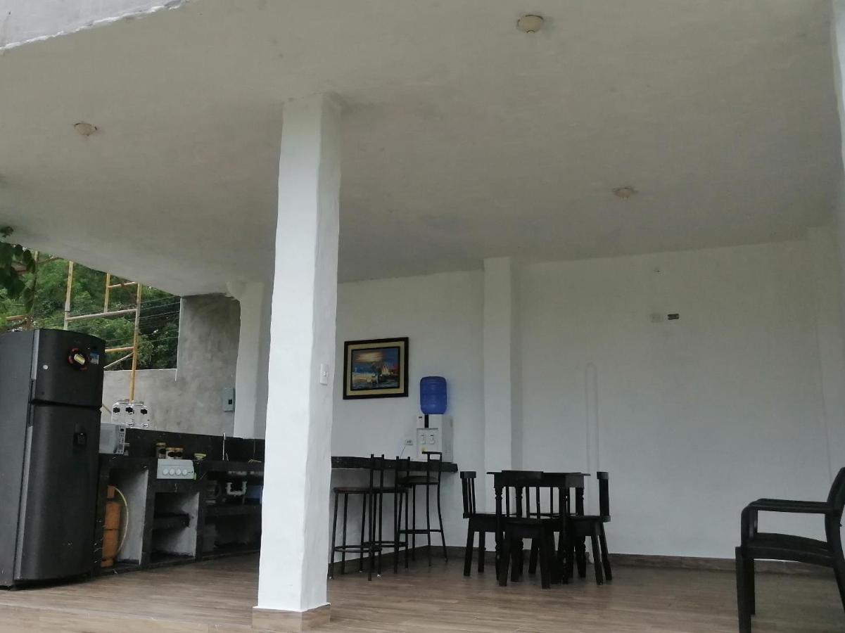 Palmendros Hosteria Монтаньита Экстерьер фото