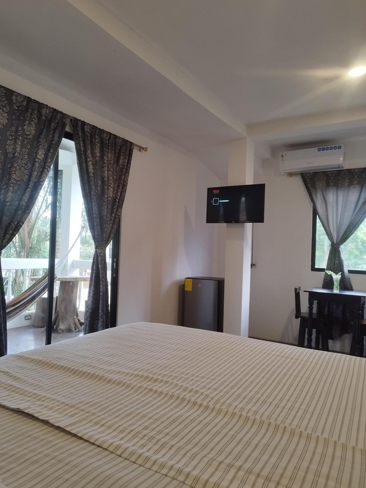 Palmendros Hosteria Монтаньита Экстерьер фото