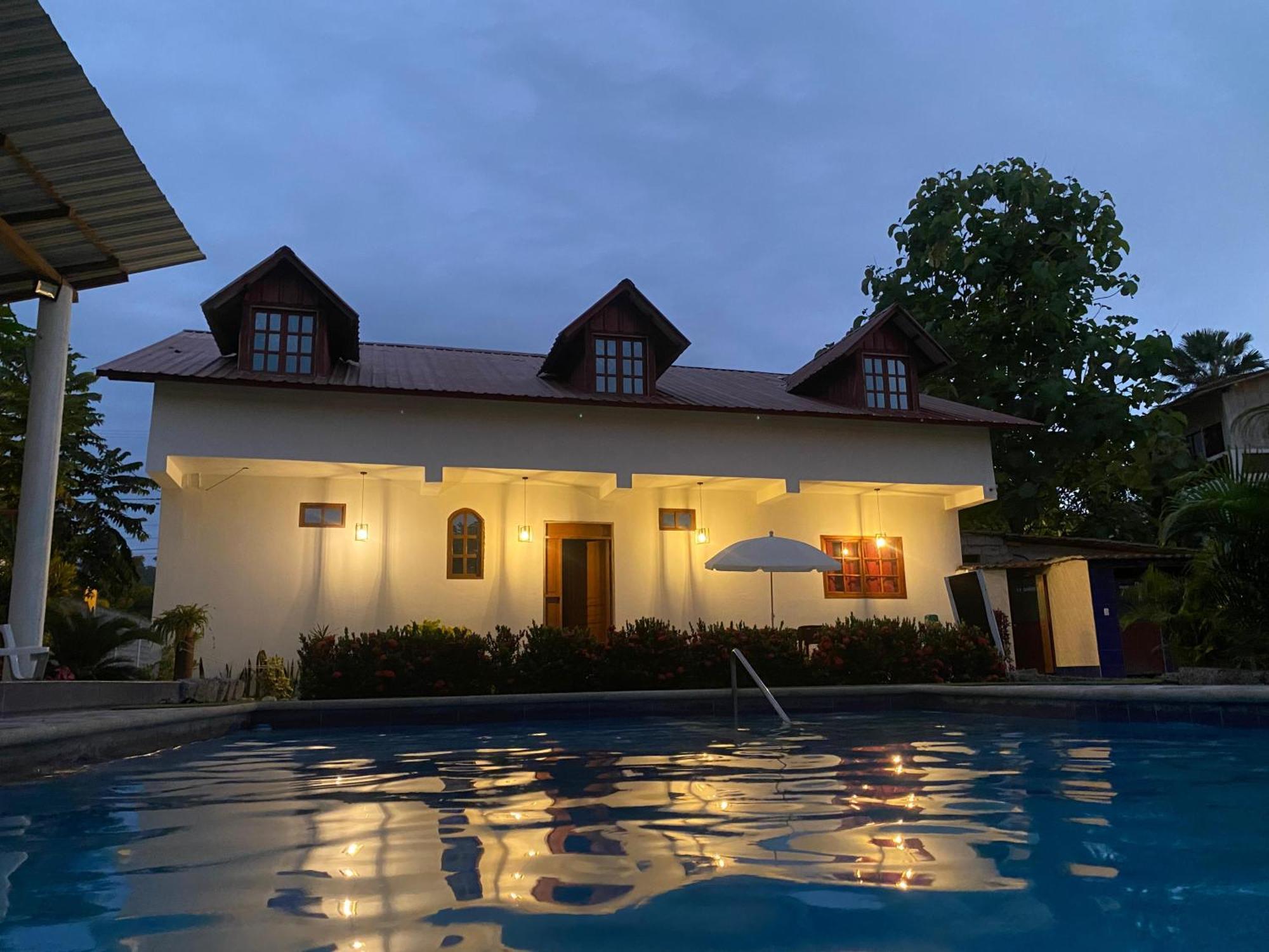 Palmendros Hosteria Монтаньита Экстерьер фото