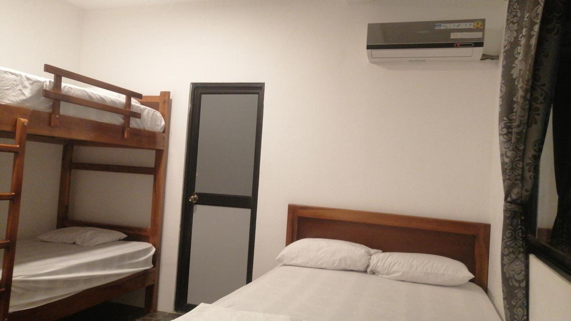Palmendros Hosteria Монтаньита Номер фото