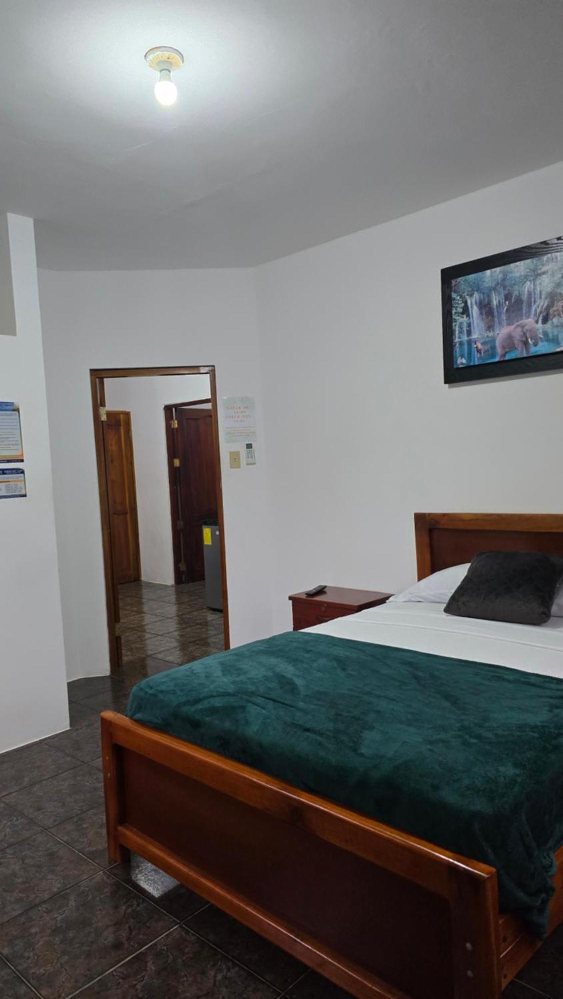 Palmendros Hosteria Монтаньита Экстерьер фото